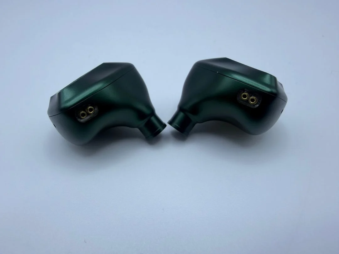 GearZilla Reviews ARTTI R1 4